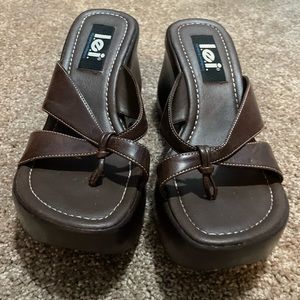 VINTAGE PLATFORM HEEL SANDALS